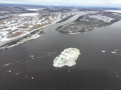 Первая авиаразведка ледовой обстановки на реке Печора выполнена