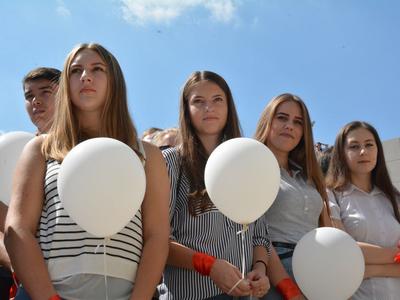 В поселке Искателей выпустят в небо белые шары в память о трагедии в Беслане и всех жертвах террора