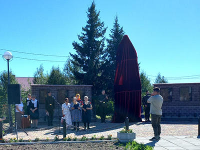 Памятник землякам-участникам Великой Отечественной открыли в Харуте